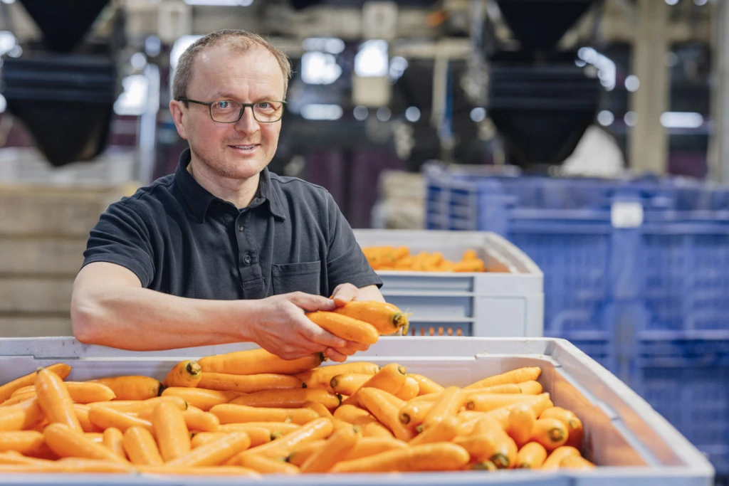 49-ddT_schwab-guillod_krzysztof_symula_web