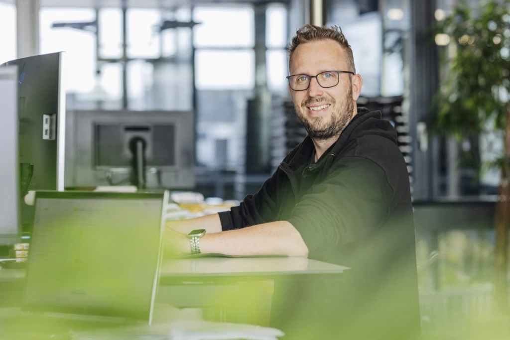 53-ddT_schwab-guillod_mike_bongni_web