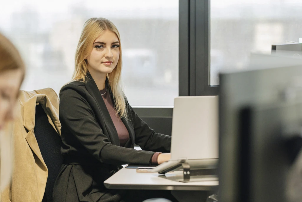 7-ddT_schwab-guillod_kiara_golubic_web